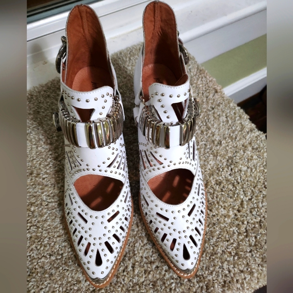 NIB Jeffrey Campbell Calhoun bootie, size 9.5